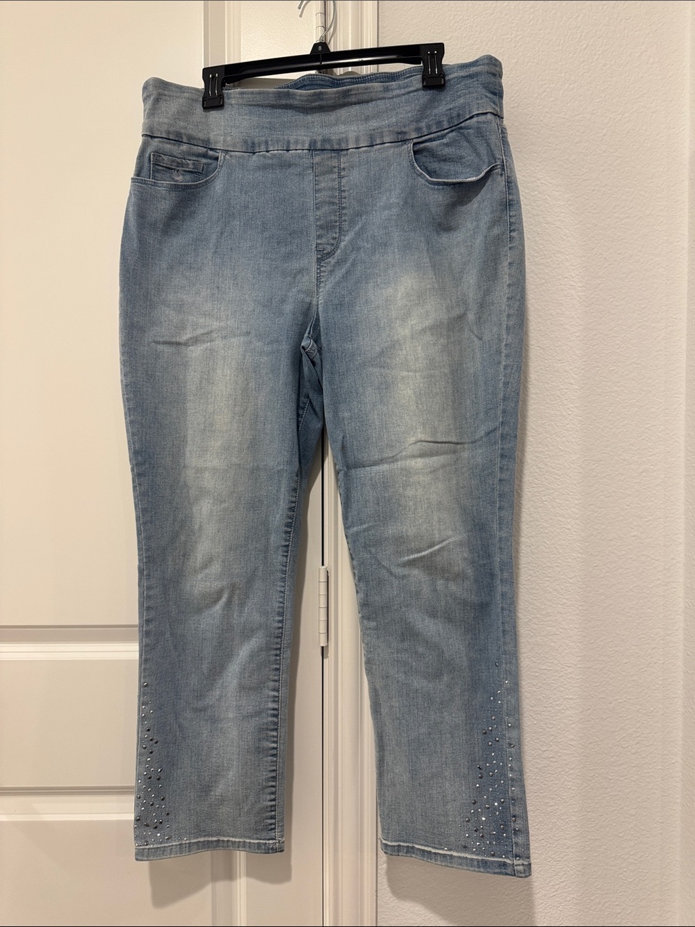 Gloria Vanderbilt Amanda Light Blue Cropped Stretch Jeans with Hem Studs